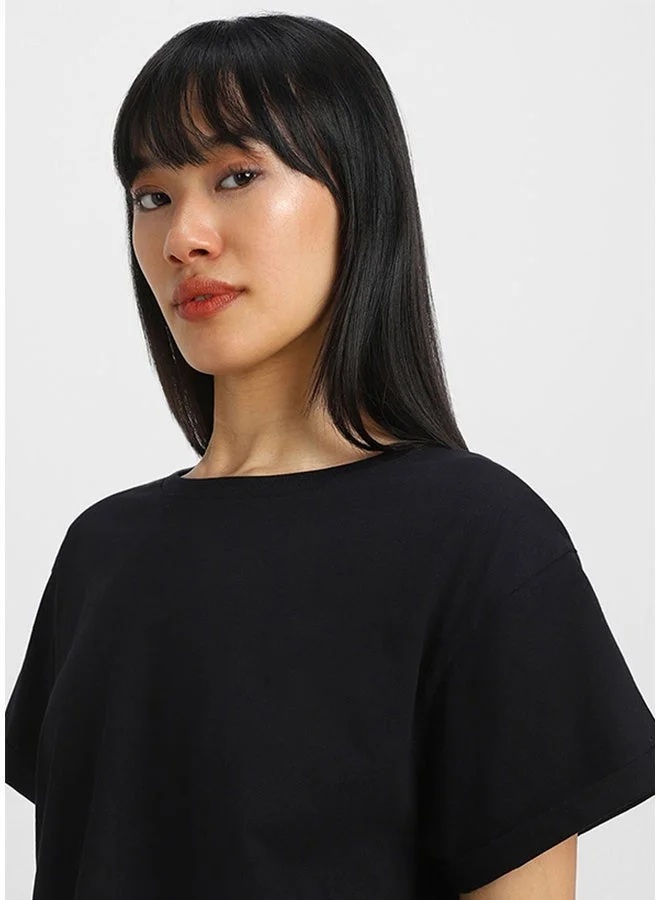 جونبيري تيشيرت قطني أسود بقصة بوي فريند للنساء